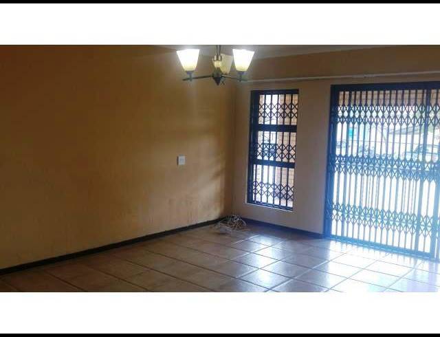 2 BEDROOM PROPERTY TO RENT IN MONUMENT